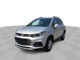 Certified 2022 Chevrolet Trax LT w/ LT Convenience Package image 3