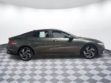Used 2024 Hyundai Elantra SEL w/ Convenience Package image 2