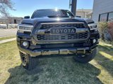 Used 2016 Toyota Tacoma TRD Sport image 3