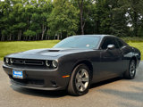 Used 2015 Dodge Challenger SXT image 2