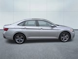 Used 2023 Volkswagen Jetta SE image 2
