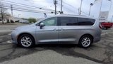 Used 2020 Chrysler Pacifica Limited image 2