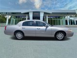 Used 2009 Lincoln Town Car Signature Limited image 2