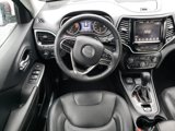 Used 2019 Jeep Cherokee Limited image 3
