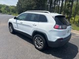 Used 2019 Jeep Cherokee Latitude Plus image 3