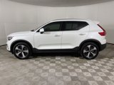 Used 2025 Volvo XC40 B5 Plus image 5