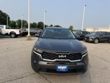 Used 2022 Kia Sorento LX image 2