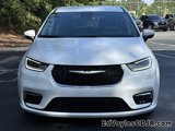 Used 2023 Chrysler Pacifica Touring-L image 2