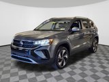 Certified 2024 Volkswagen Taos SE image 2