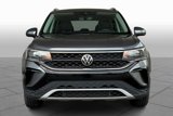 Used 2023 Volkswagen Taos SE image 3