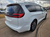 Used 2021 Chrysler Pacifica Touring-L image 6