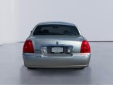 Used 2006 Lincoln Town Car Signature Limited image 4