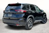 Used 2024 Nissan Rogue SV image 2