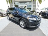Used 2018 Nissan Rogue SV image 2