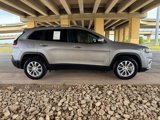 Used 2019 Jeep Cherokee Latitude w/ Cold Weather Group image 2