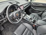 Used 2024 Porsche Macan image 4