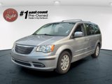 Used 2013 Chrysler Town & Country Touring image 2