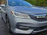 Used 2017 Honda Accord Touring image 2