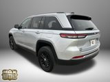 Used 2023 Jeep Grand Cherokee Laredo image 6