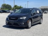 Used 2022 Chrysler Pacifica Touring-L image 3