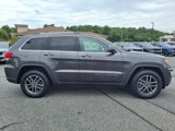 Used 2019 Jeep Grand Cherokee Laredo w/ Laredo X Package image 3