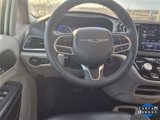 Used 2022 Chrysler Pacifica Touring-L image 5