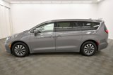 Used 2022 Chrysler Pacifica Touring-L image 4