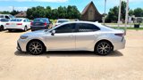 Used 2023 Toyota Camry SE image 4