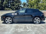 Used 2024 Porsche Macan w/ Premium Plus Package image 2