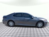 Used 2022 Toyota Camry LE image 2