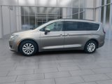 Used 2017 Chrysler Pacifica Touring-L image 5