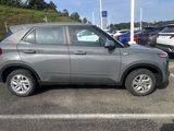 Used 2022 Hyundai Venue SE image 2