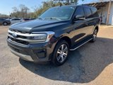 Used 2023 Ford Expedition XLT image 3