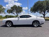 Used 2015 Dodge Challenger SXT image 2