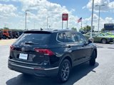 Used 2022 Volkswagen Tiguan SE image 3