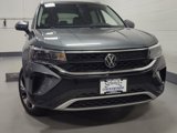 Used 2024 Volkswagen Taos SE image 2