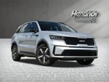 Used 2022 Kia Sorento S w/ Panoramic Sunroof Package image 2