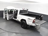 Used 2015 Toyota Tacoma 4x4 Double Cab image 2