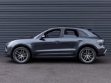Certified 2023 Porsche Macan image 2