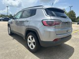 Used 2017 Jeep Compass Latitude image 3