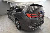 Used 2021 Chrysler Pacifica Touring-L image 3