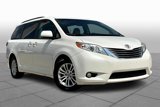 Used 2017 Toyota Sienna XLE image 2