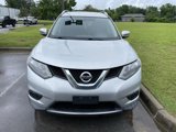 Used 2016 Nissan Rogue SV image 2
