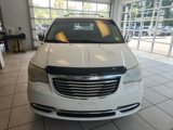 Used 2011 Chrysler Town & Country Touring-L image 3