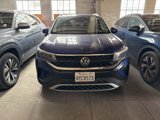 Used 2022 Volkswagen Taos SE w/ Panoramic Sunroof Package image 2
