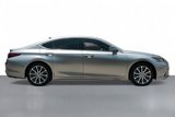 Used 2019 Lexus ES 350 w/ Luxury Package image 4