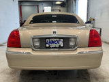 Used 2008 Lincoln Town Car Signature Limited image 3
