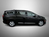 Used 2017 Chrysler Pacifica Touring-L Plus image 4