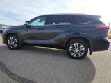 Used 2021 Toyota Highlander XLE image 2