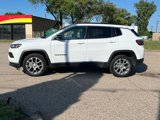 Used 2022 Jeep Compass Latitude image 2
